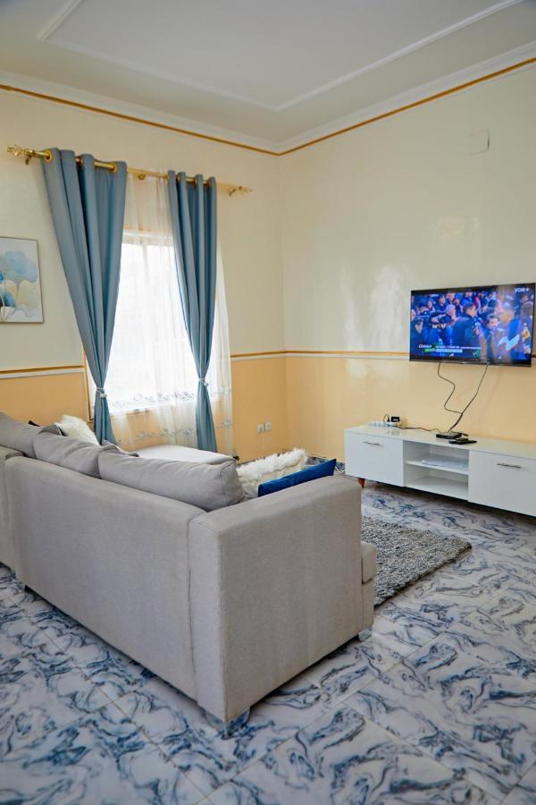 Yaoundé Appartement Avec Vue Panoramique Two Or Three Rooms מראה חיצוני תמונה