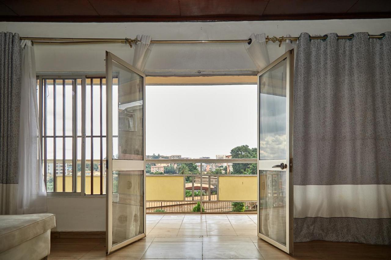 Yaoundé Appartement Avec Vue Panoramique Two Or Three Rooms מראה חיצוני תמונה