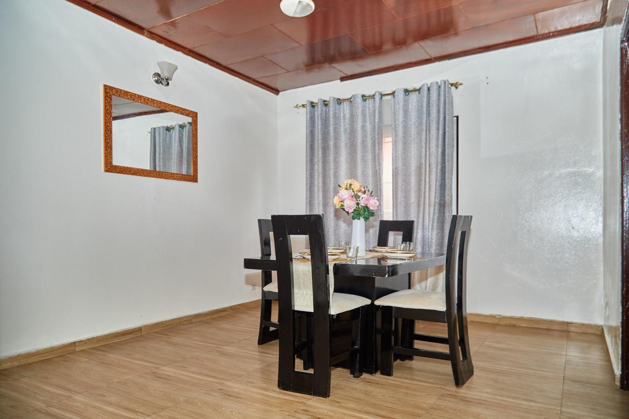 Yaoundé Appartement Avec Vue Panoramique Two Or Three Rooms מראה חיצוני תמונה