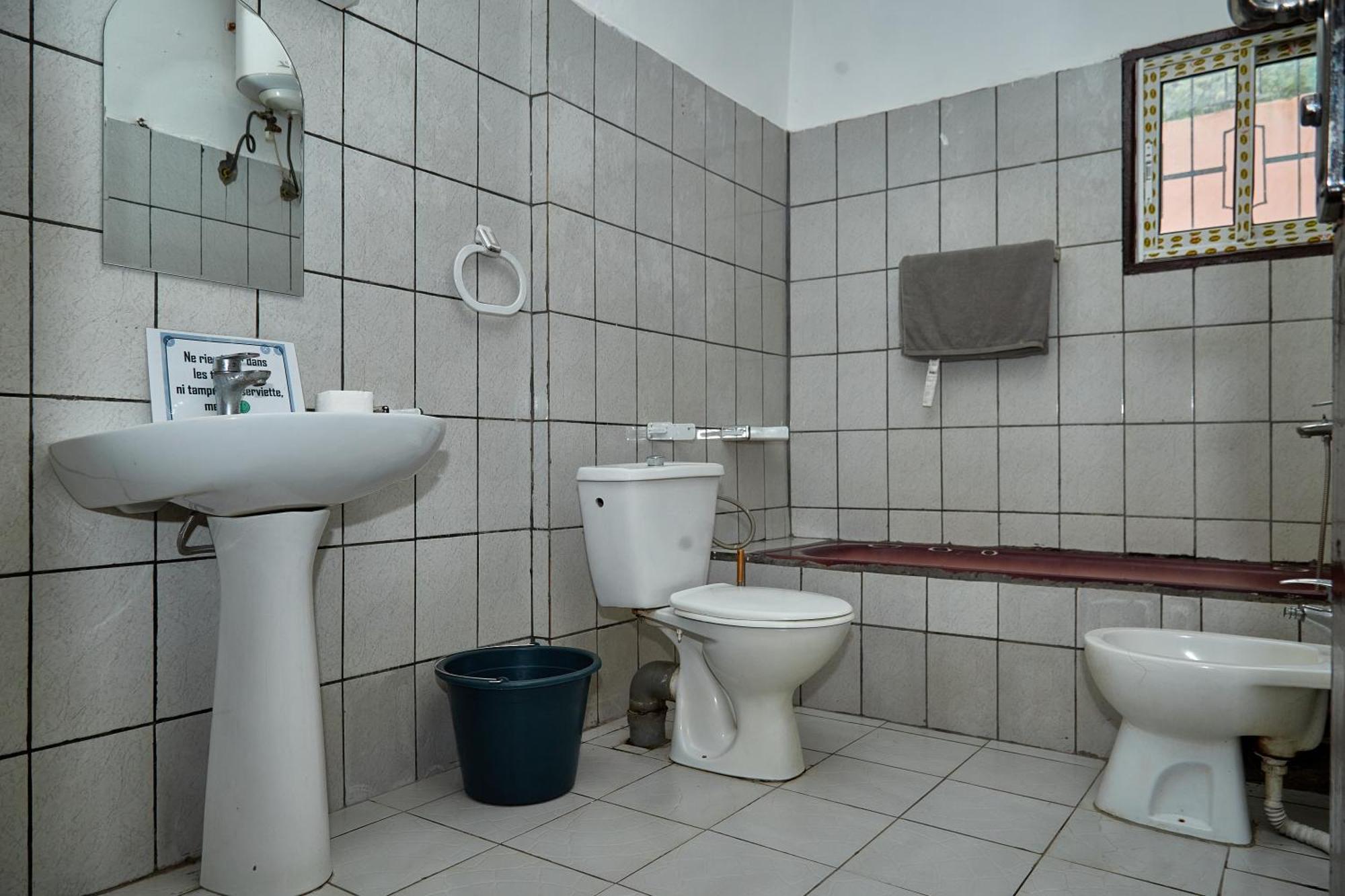 Yaoundé Appartement Avec Vue Panoramique Two Or Three Rooms מראה חיצוני תמונה