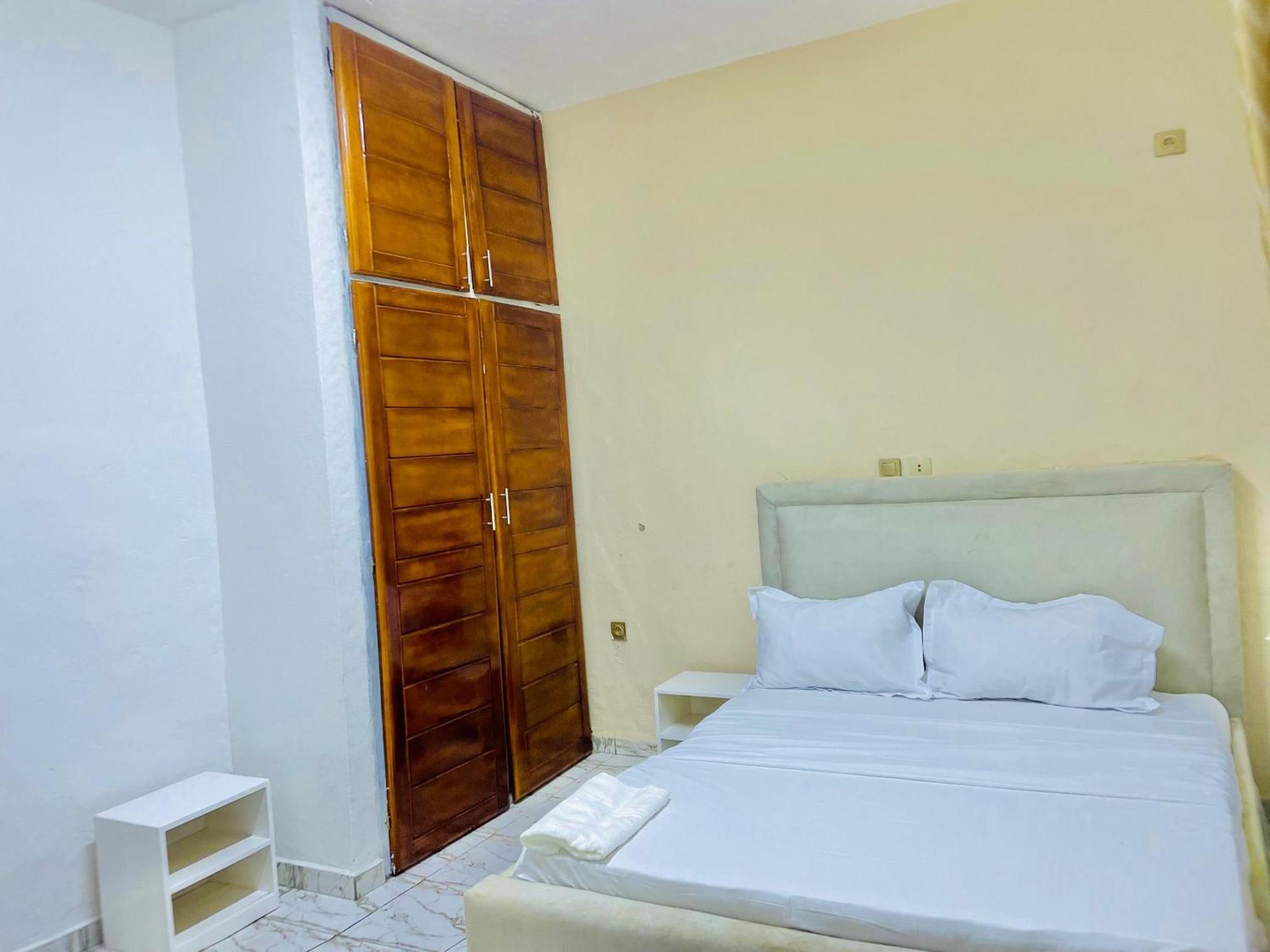 Yaoundé Appartement Avec Vue Panoramique Two Or Three Rooms מראה חיצוני תמונה