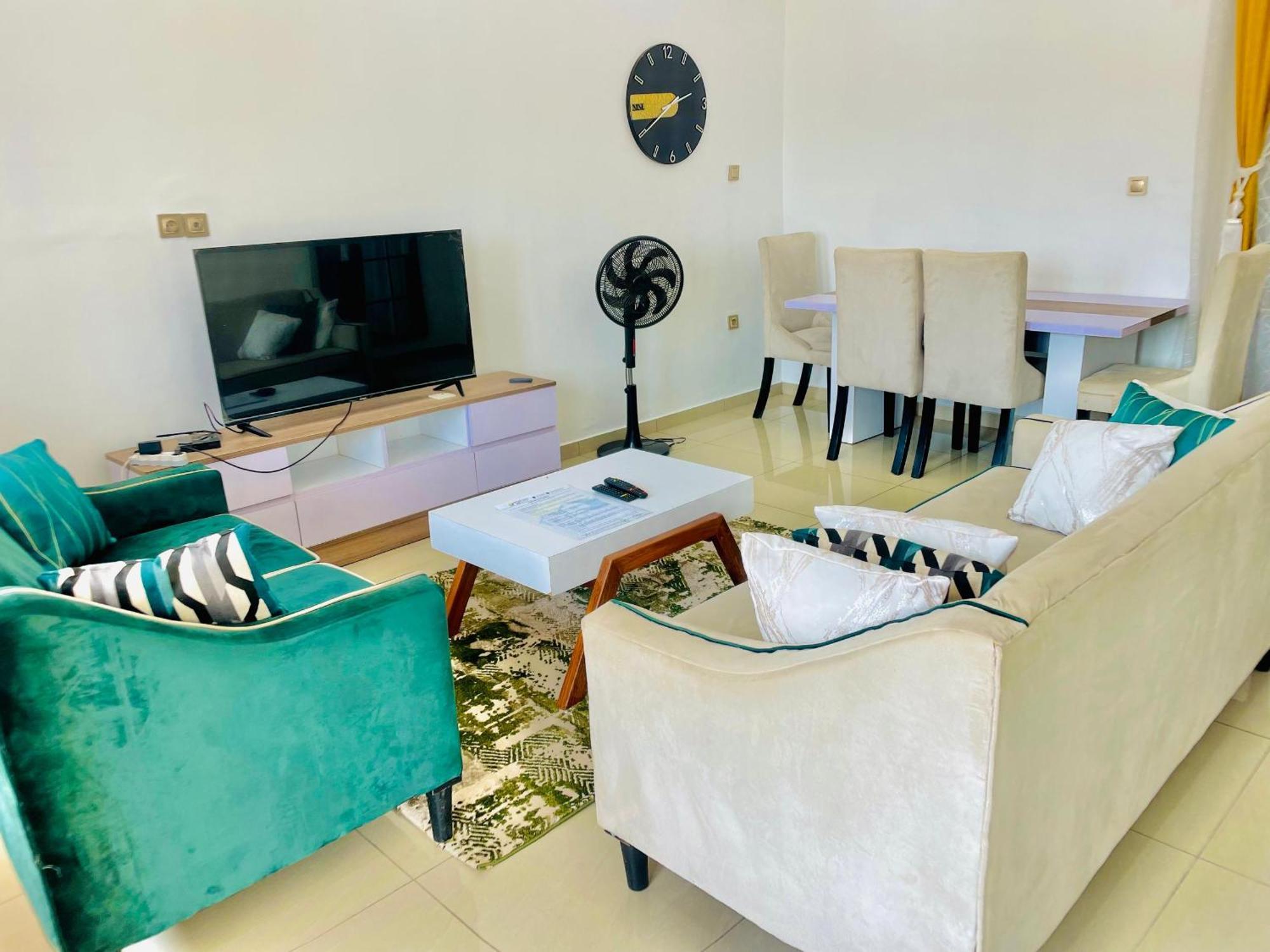 Yaoundé Appartement Avec Vue Panoramique Two Or Three Rooms מראה חיצוני תמונה
