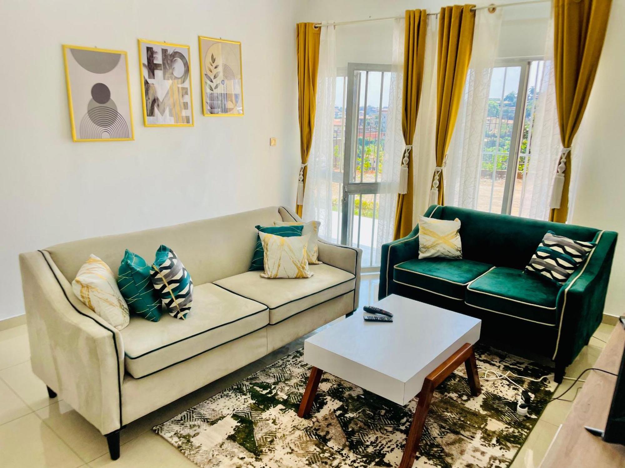 Yaoundé Appartement Avec Vue Panoramique Two Or Three Rooms מראה חיצוני תמונה