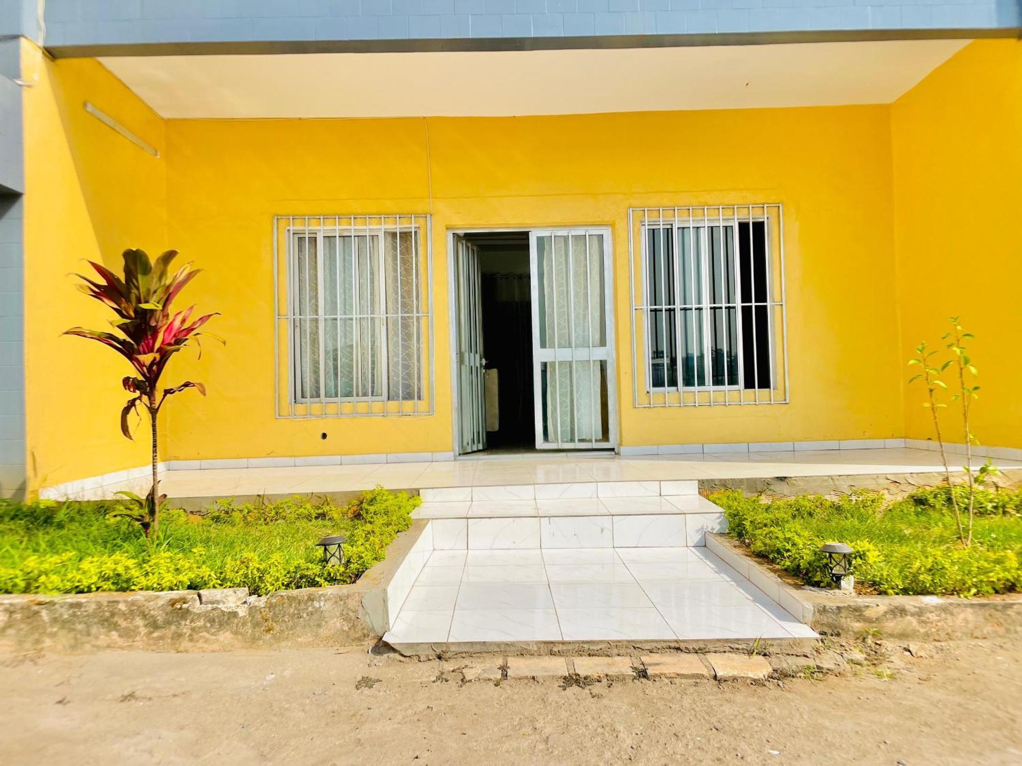Yaoundé Appartement Avec Vue Panoramique Two Or Three Rooms מראה חיצוני תמונה